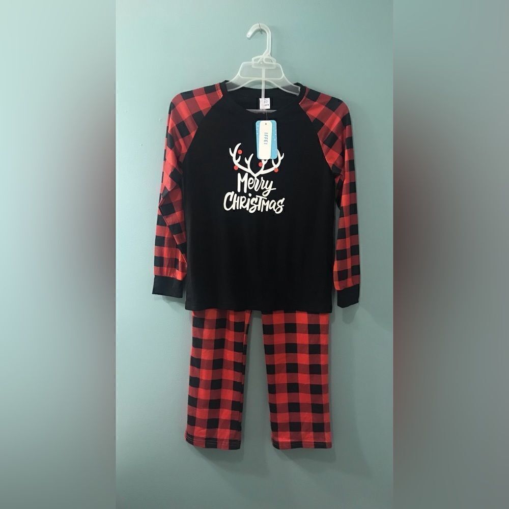 NWT … IFFEI “Size 10-11 Y” Merry Christmas Pajama Set